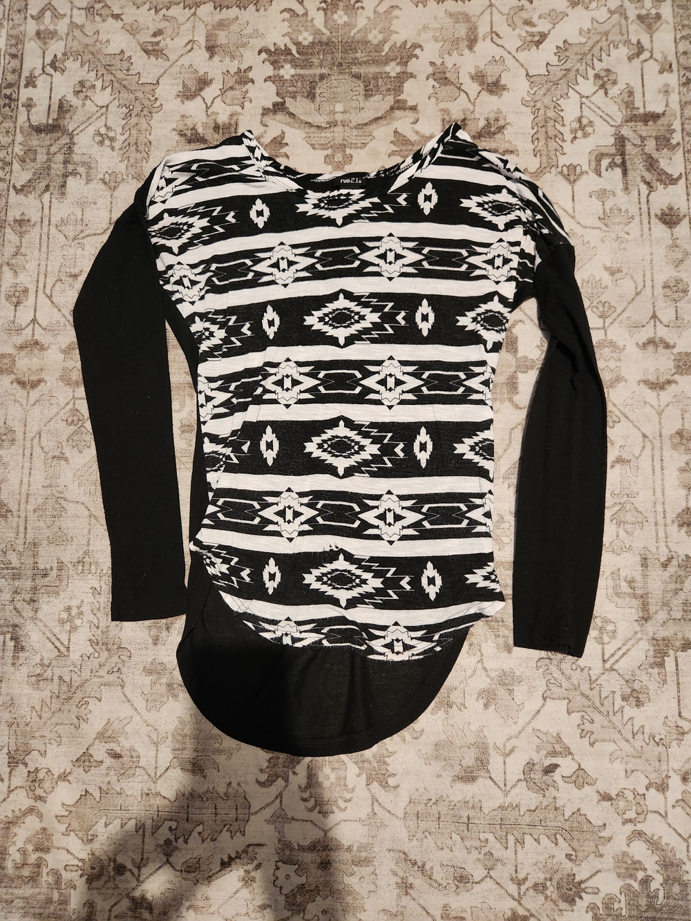 Rue21 Black & White Aztec-Pattern Long Sleeve Tee
